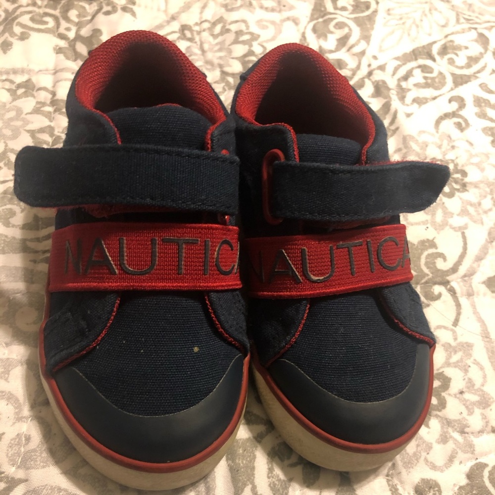 Náutica toddler shoes. Size 7c. Great condition.